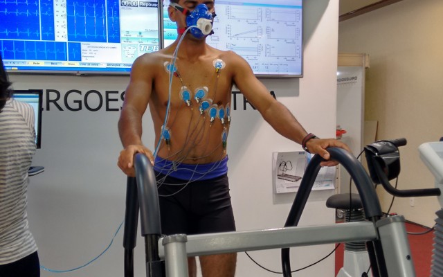 Atleta durante a performance do equipamento de Ergoespirometria TEB/Geratherm